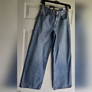 Levi's Women's XL Straight Mid Rise Jeans Blue Light Wash Size 23x31 NWT Premium